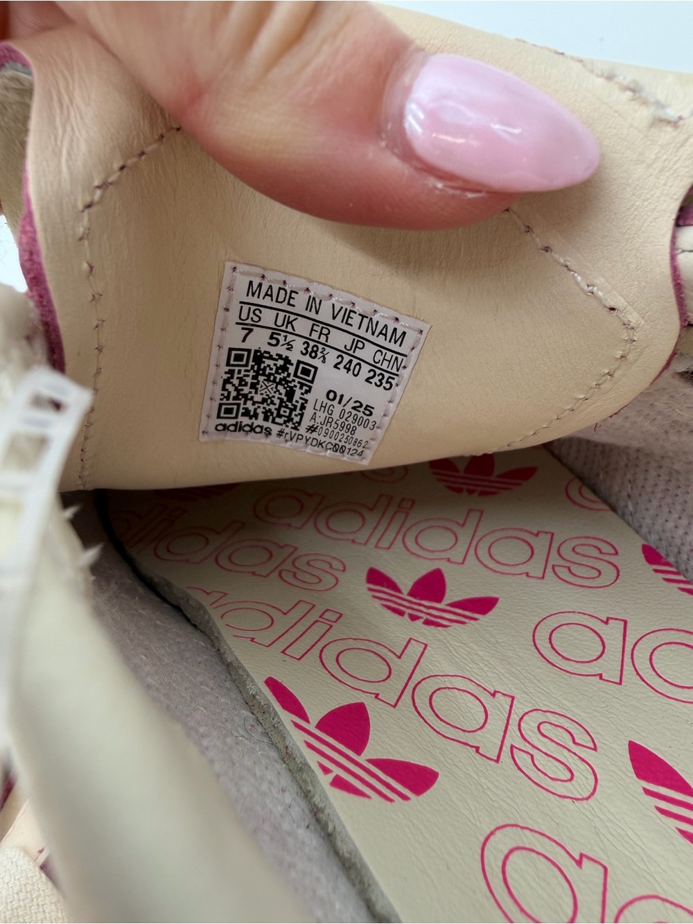 NWT Women’s Adidas Samba LT shoes in the "Cream Shock" Sz 7 - Picture 7 of 8